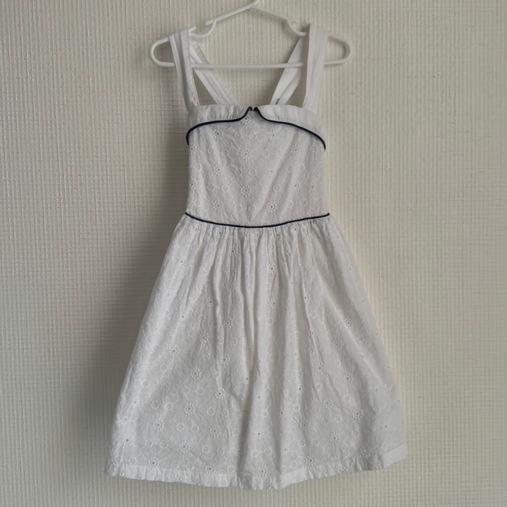 Girls White Eyelet Mini Boden Sundress. Size 5-6. So sweet!